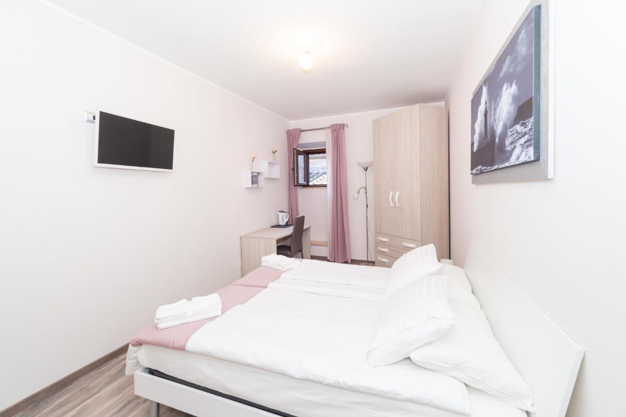 La Dimora Nel Borgo Apartment Vitorchiano Luaran gambar